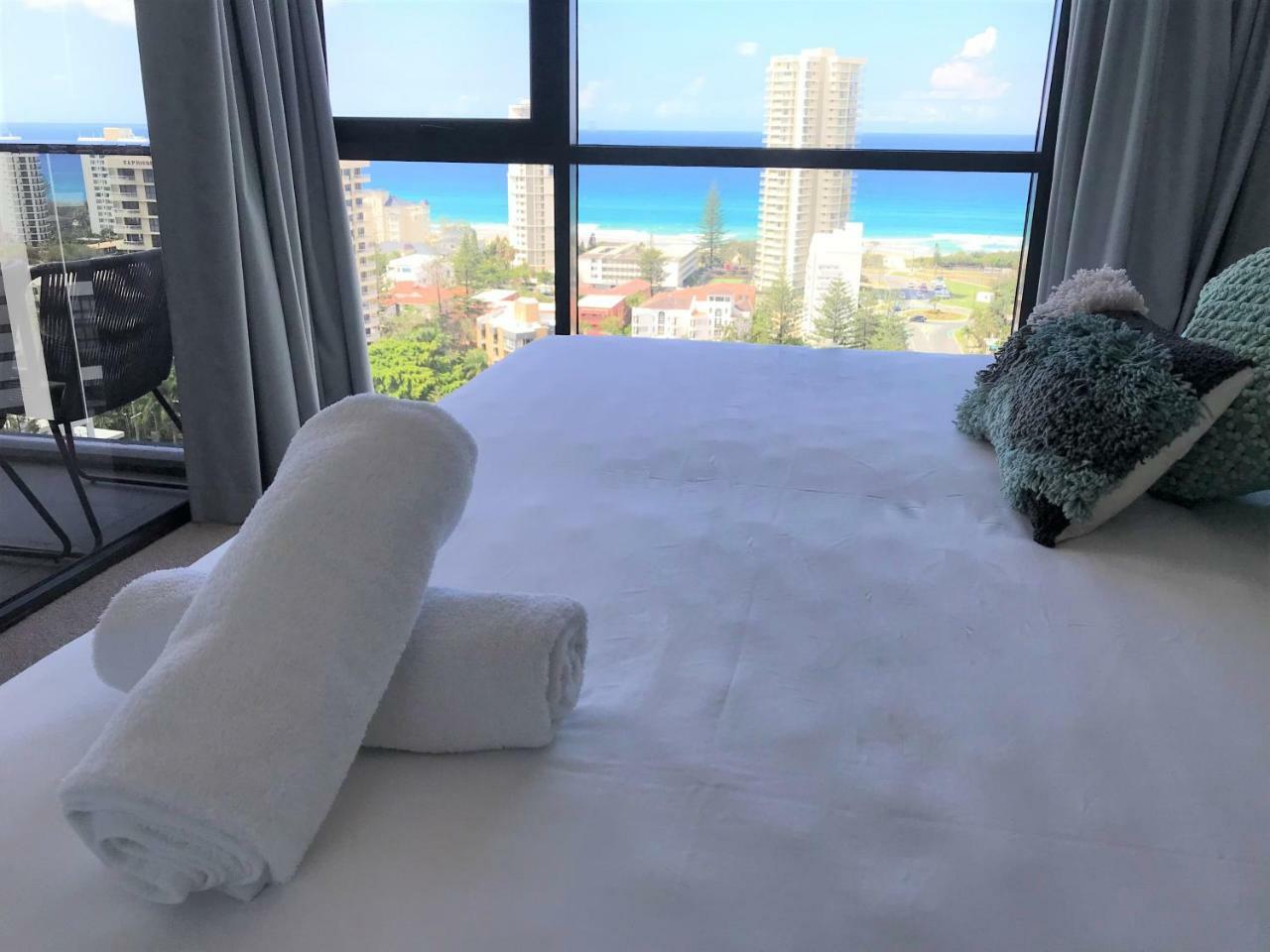 Qube Broadbeach Ocean View Apartments Gold Coast Eksteriør billede